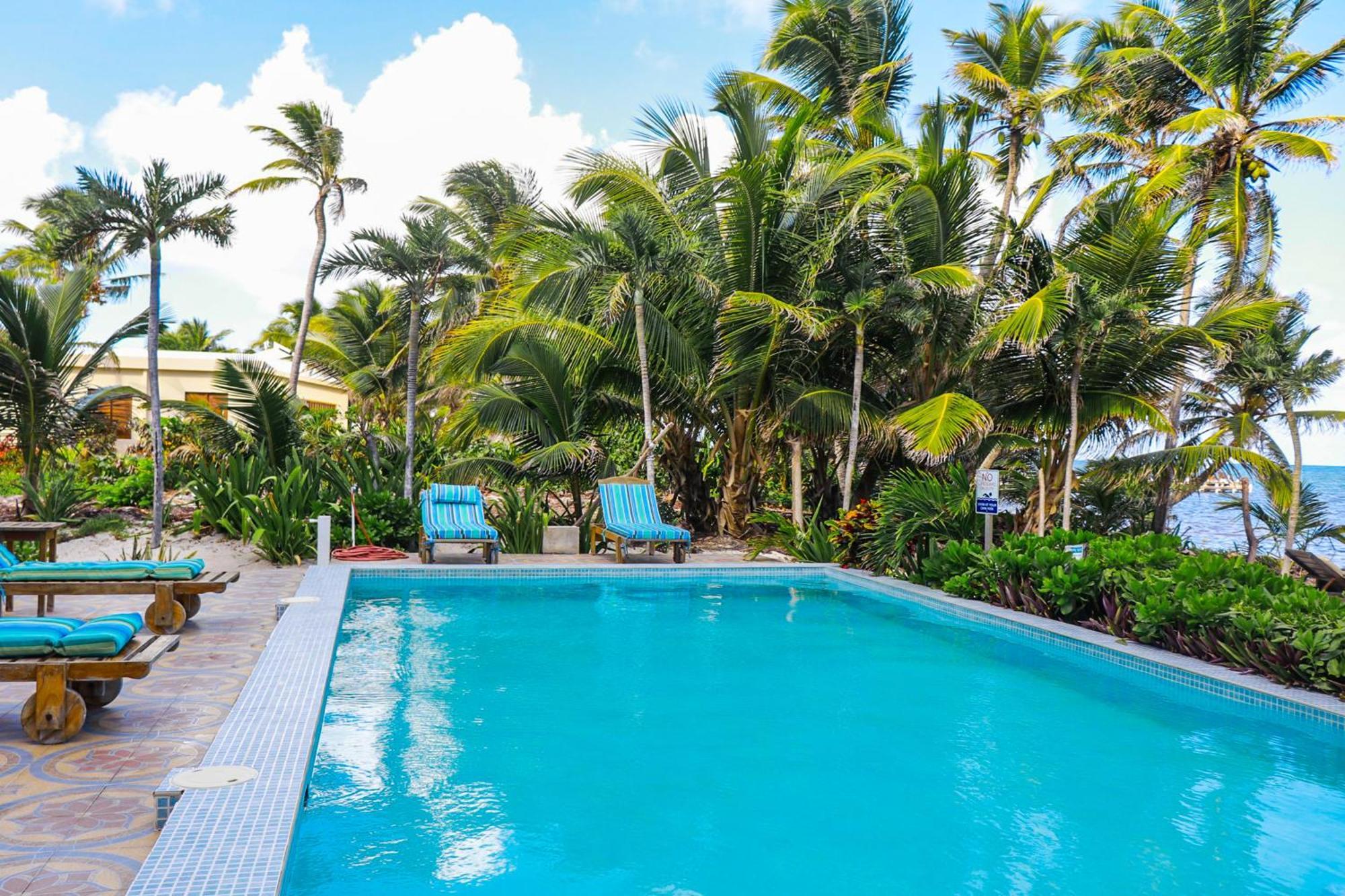 Blue Water Beach Villas San Pedro  Ruang foto