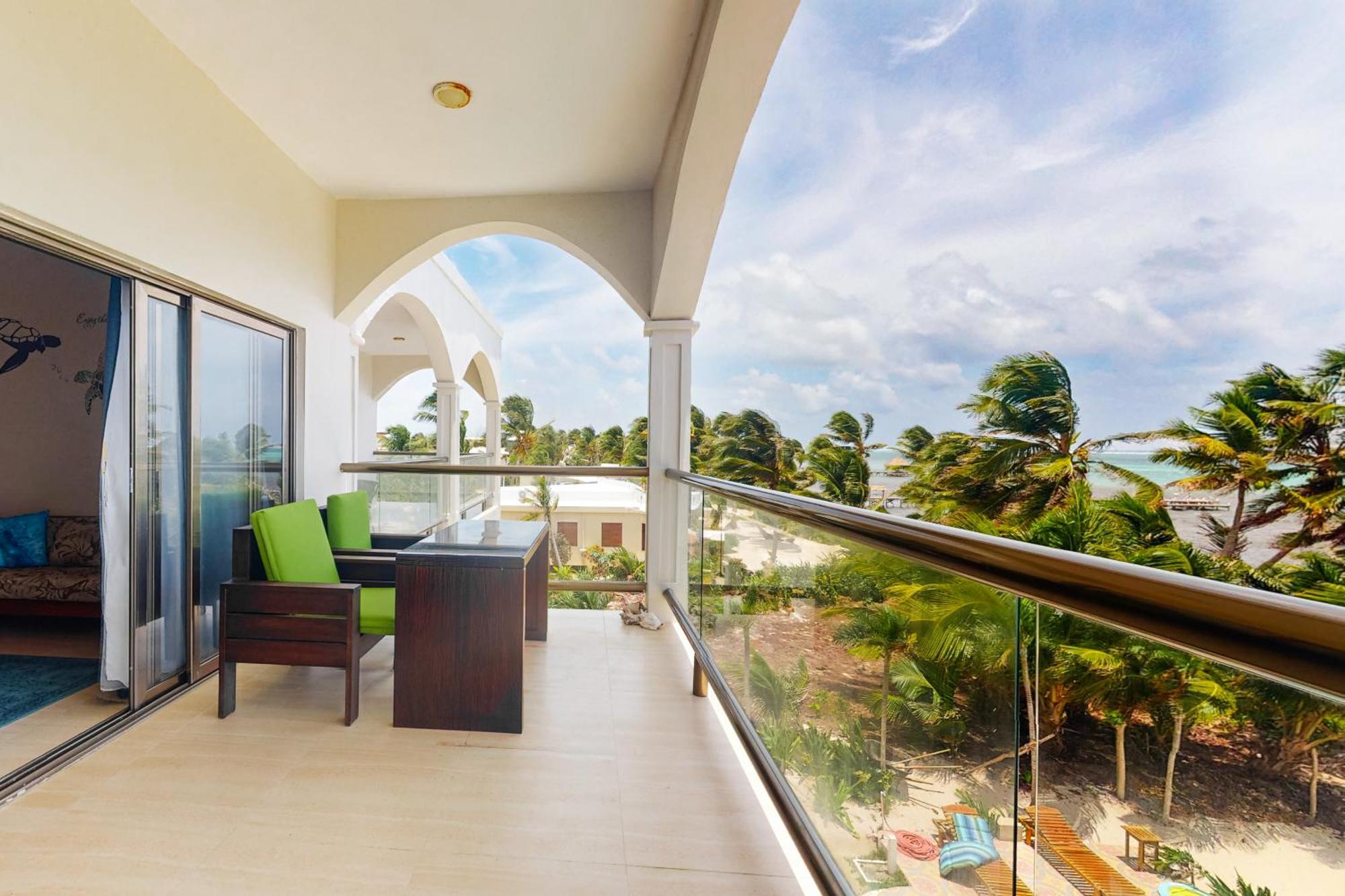 Blue Water Beach Villas San Pedro  Ruang foto