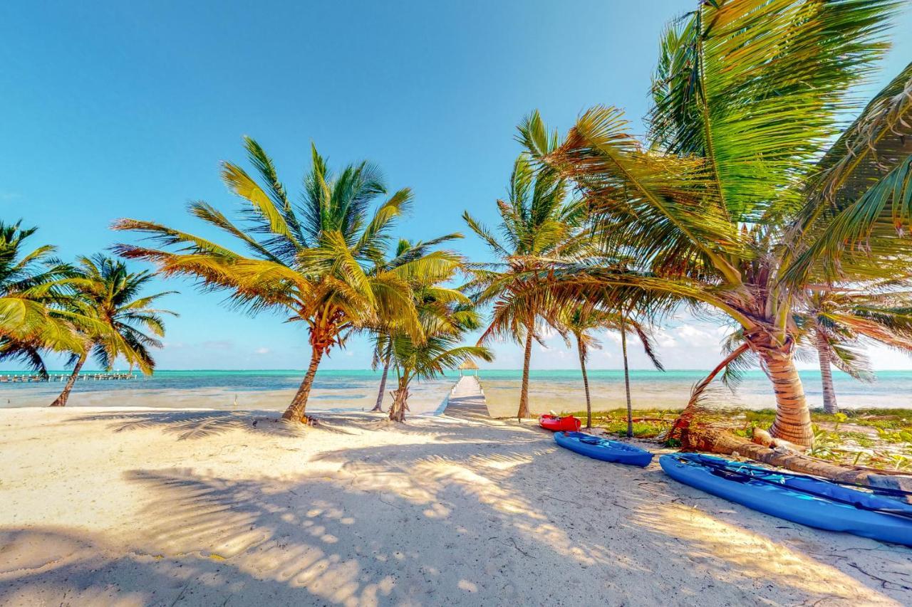 Blue Water Beach Villas San Pedro  Bagian luar foto